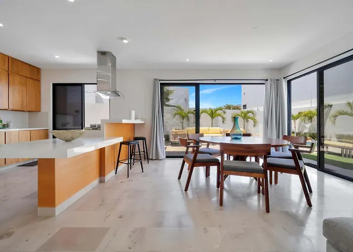 Ferienhaus Stunning & Beautiful House With Private Pool