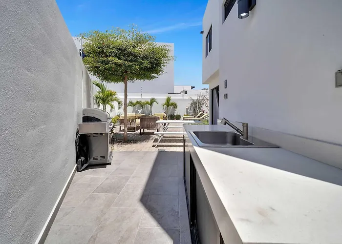 Ferienhaus Stunning & Beautiful House With Private Pool